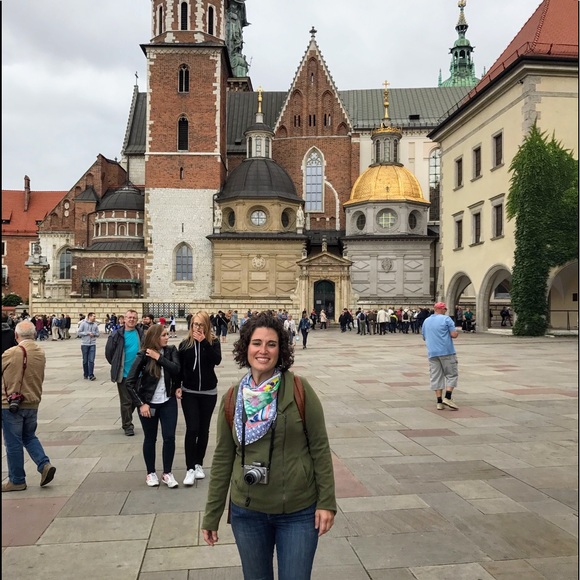 Meet your Posher, Stephanie - Picture 2 of 2